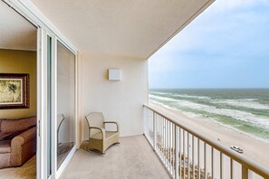 Property grounds - Beachfront condo rental with pools, hot tub, and private balcony (Panama City Beach)