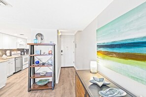 Fridge, microwave, oven, stovetop - Beachview Condo with full kitchen, shared pool and beach access (Panama City Beach)