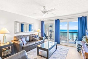 TV, offices - Beachview Condo with full kitchen, shared pool and beach access (Panama City Beach)