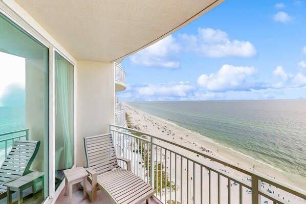 Property grounds - Updated, beachfront condo with pool, hot tub & gym (Panama City Beach)