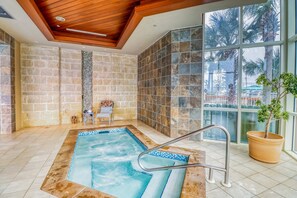 Pool - Updated, beachfront condo with pool, hot tub & gym (Panama City Beach)