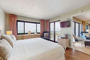 2 bedrooms, iron/ironing board, WiFi, bed sheets - Emerald Towers 0202 (Destin)