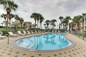 Pool - Lakefront condo with WiFi, water&beach views, pool (Destin)