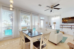 Dining - Lakefront condo with WiFi, water&beach views, pool (Destin)