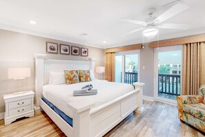 2 bedrooms, iron/ironing board, WiFi, bed sheets - Three-story condo in beachfront complex with patios, balconies, pool & hot tub (Panama City Beach)