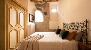 1 bedroom, desk, free WiFi, bed sheets - Elena Historic House (Gubbio)