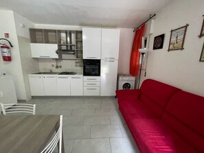Leilighet, 2 soverom, balkong, hageutsikt | Innvendig