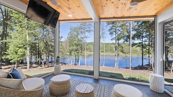 House (3 Bedrooms) | Front of property