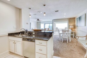Interior - Amazing beachfront condo w/ shared pool & hot tub + easy beach access (Panama City Beach)