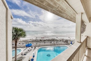 Pool - Amazing beachfront condo w/ shared pool & hot tub + easy beach access (Panama City Beach)