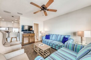 TV, offices - Amazing beachfront condo w/ shared pool & hot tub + easy beach access (Panama City Beach)