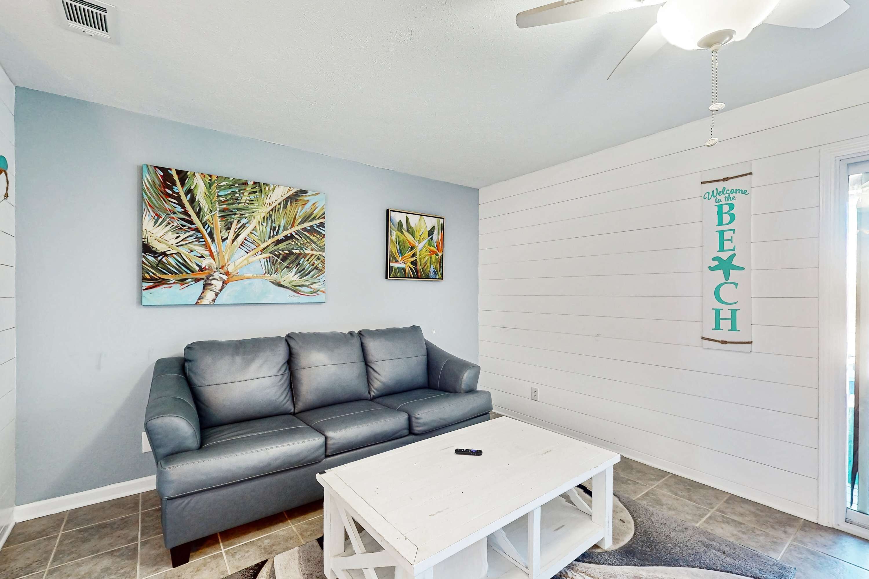 Televisión y oficina 