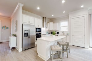 Fridge, microwave, oven, stovetop - Lovely Two-Story Home with Porches, Access to Pool & Dock (Inlet Beach)
