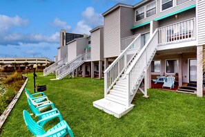 Exterior - Waterfront Townhome w/ Shared Pool, Central AC, Free WiFi - Snowbird-Friendly (Panama City Beach)