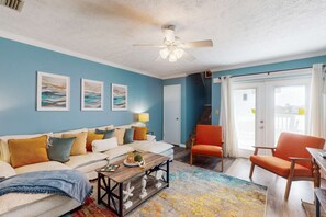TV, offices - Waterfront Townhome w/ Shared Pool, Central AC, Free WiFi - Snowbird-Friendly (Panama City Beach)