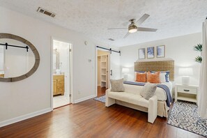 2 quartos, escrivaninha, ferros/tábuas de passar roupa, Wi-Fi