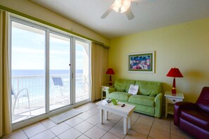 TV, DVD player, offices - Unique beach condo in Panama City with Gulf views, pools & fitness facility (Panama City Beach)