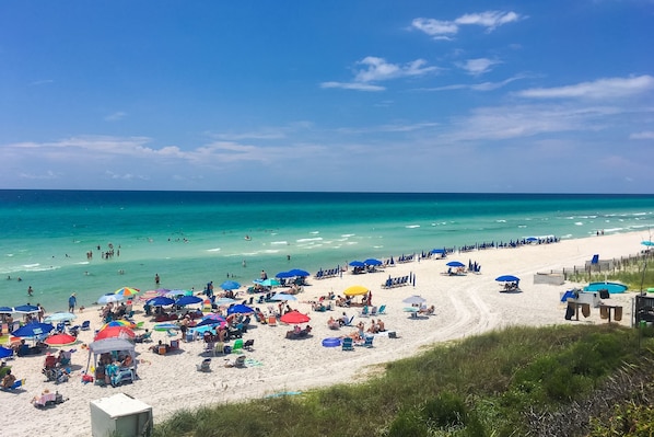 Beach nearby - Elegant condo with 2 community pools, hot tub, & beach access across the road (Seacrest)