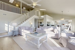 TV, offices - Fourth floor oceanfront condo with pool access, ocean views, and washer&dryer (Santa Rosa Beach)