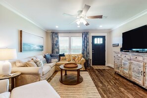 Televisión y oficina 