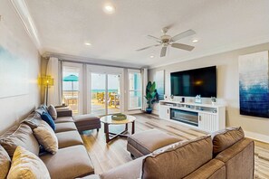 TV, offices - Oceanfront Townhouse w/ Ocean Views, High-Speed WiFi, Washer/Dryer, & Central AC (Panama City Beach)