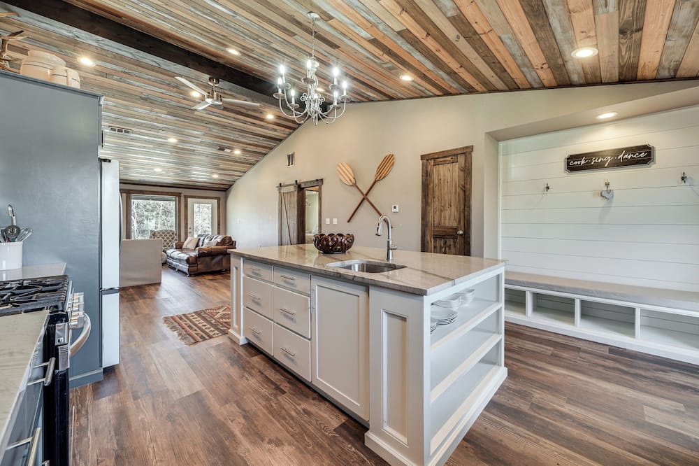 Cossatot River Retreat: Home w/ Fire Pit & Grill - Umpire, AR