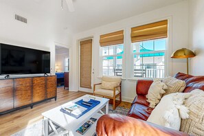 TV, offices - Cozy coastal condo with shared pool, central AC & free WiFi (Santa Rosa Beach)