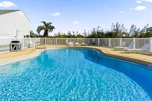 Pool - Lakefront townhome near great attractions with beach access, pool & amazing view (Panama City Beach)