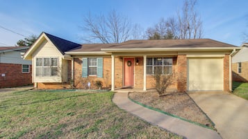 House (3 Bedrooms) | Front of property