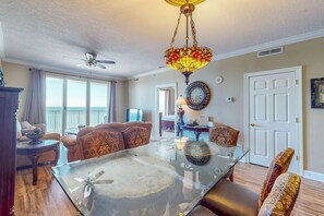Interior - Waterfront condo in a resort setting w/ shared pools, hot tub, & beach access (Panama City Beach)