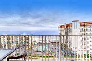 Property grounds - Wonderful Beach Escape W/ Shared Pools/Hot Tubs, Private Balcony, & Free WiFi (Panama City Beach)