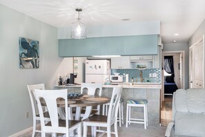 Dining - Queens Court 4305, Oceanview Condo in Emerald Isle, NC! (Emerald Isle)