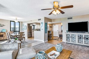 TV, DVD player, offices - Fourth-floor condo with Gulf views, outdoor pool, & tennis court (Destin)