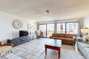 TV, DVD player, offices