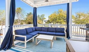 Property grounds - Updated, roomy Inlet Beach home with two outdoor decks and Shared Pool/Dock (Inlet Beach)