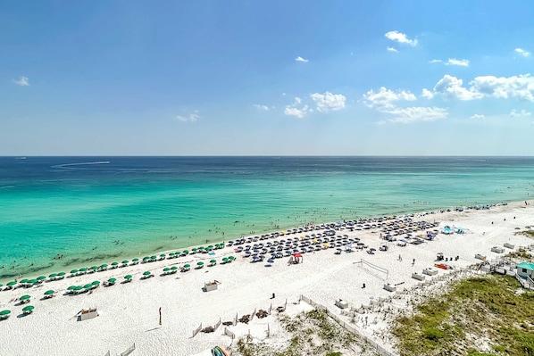 On the beach - Emerald Towers 0203 (Destin)