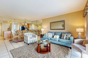 TV, DVD player, offices - Emerald Towers 0203 (Destin)