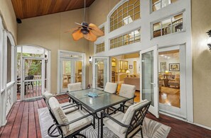Outdoor dining - Pet Friendly, Chef's Kitchen, Exercise Room - 1 Fiddlers Point (Fripp Island)