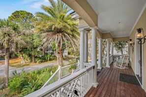 Property grounds - Pet Friendly, Chef's Kitchen, Exercise Room - 1 Fiddlers Point (Fripp Island)