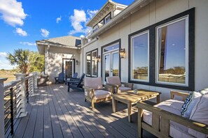 Terrace/patio - Pet Friendly, Along 7th Green Ocean Creek Golf Course, Marsh Views - 186 Davis Love (Fripp Island)
