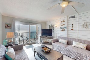 TV, offices - Beachfront Condo, gorgeous views, shared pool and beach access (Panama City Beach)