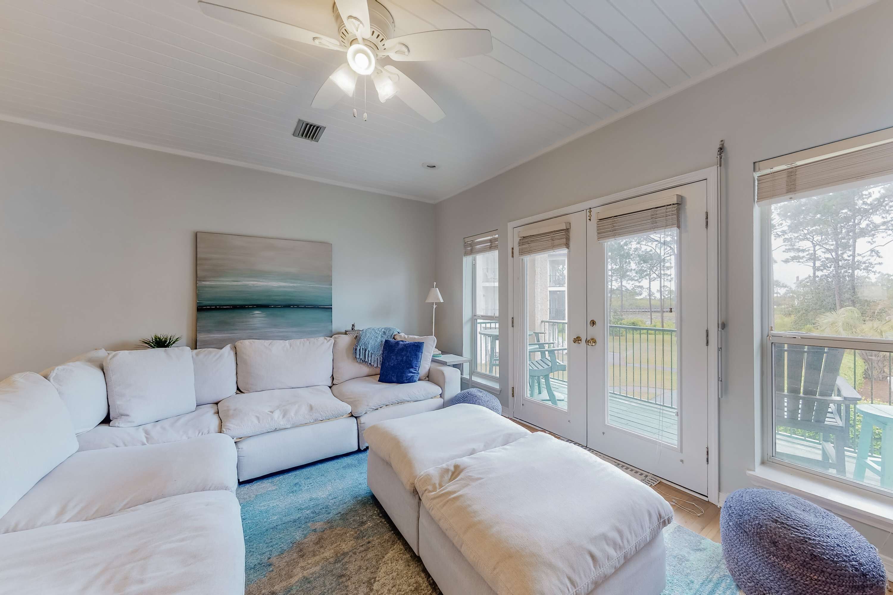 Fernseher, DVD-Player, Arbeitsbereiche