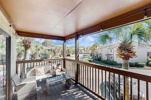 Property grounds - 2-story resort townhouse with 3 pools, tennis, hot tub, gym, balcony, W/D, AC (Panama City Beach)