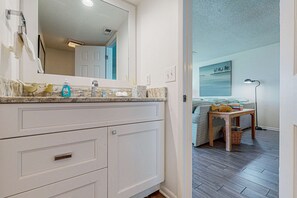 2 bedrooms, iron/ironing board, WiFi - Gorgeous Blue Mountain Beach Condo with views of the Gulf (Santa Rosa Beach)