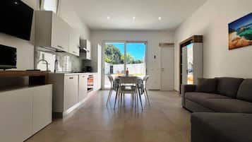 Televisión y chimenea