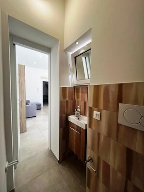 Dusche, Haartrockner, Handtücher