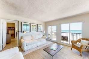 TV, offices - Waterfront condo with a scenic balcony and AC - pool, gym, and grill access (Panama City Beach)