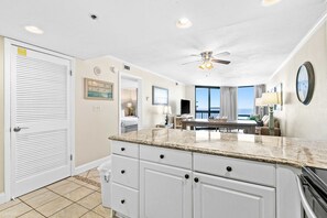 Interior - 17th-floor Gulf-front condo with indoor/outdoor pools, hot tub & on-site dining (Destin)