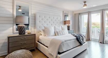 Gorgeous, updated condo with balconies, pool, & great location near 30A