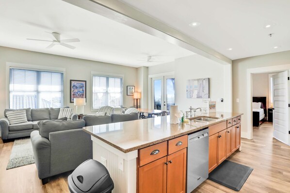 Interior - Top-floor retreat 1 block to beach with balcony, W/D, AC, & pool (Santa Rosa Beach)